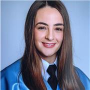 Soy graduada en magisterio. Me gusta mucho enseñar y aprender con mis alumnos